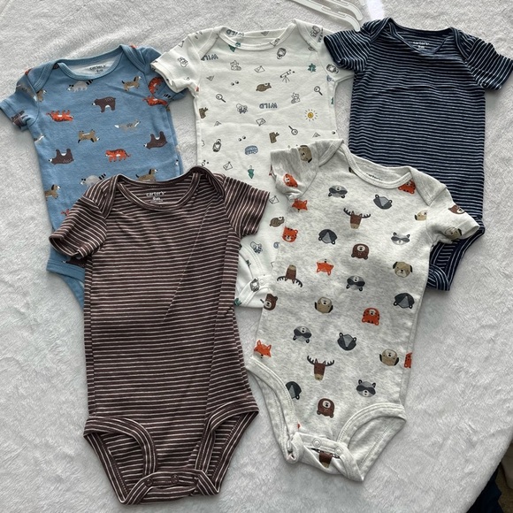 NWOTs Carter’s 9months 5 onesies blue/brown/fall/autumn/fox/bear/moose/tiger/dog - Picture 1 of 3